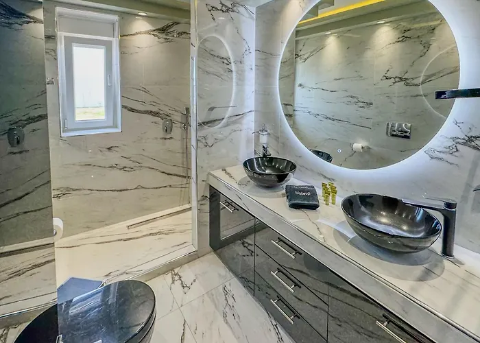 Gf Luxury With Indoor Pool -afytos