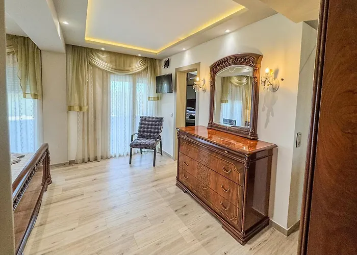 Gf Luxury With Indoor Pool -afytos 빌라 아피토스