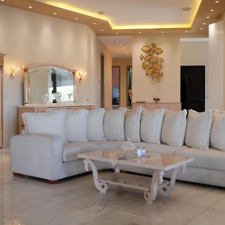 Gf Luxury With Indoor Pool -afytos