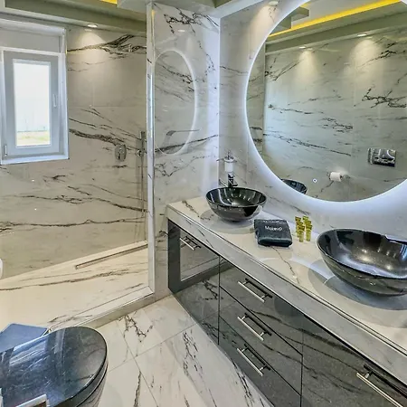 Gf Luxury With Indoor Pool -afytos