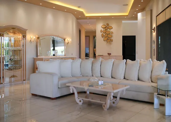 Gf Luxury With Indoor Pool -afytos